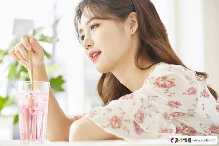 人与人之间最舒服的关系：不追问，不越界，不强求(图1)