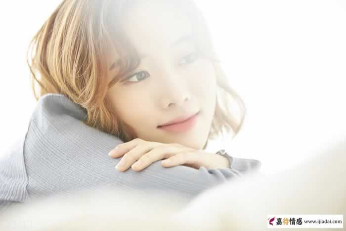 无论是夫妻还是恋人，女人主动叫你“哥”，其实是给你3个暗示(图1)