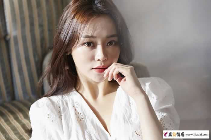 男人很爱一个女人，往往会有这3个小动作(图2)