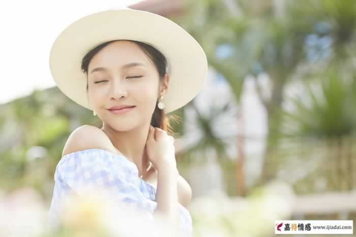 男人很爱一个女人，往往会有这3个小动作(图1)