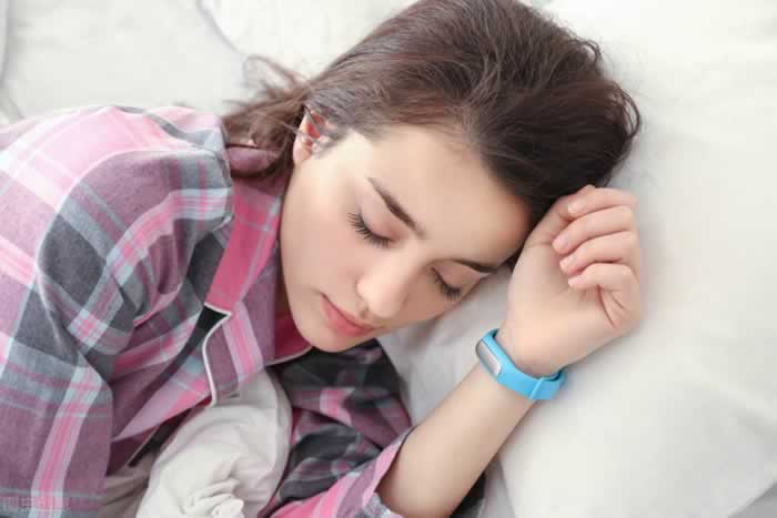 老公不愿意和我聊天怎么办？挽回老公的心其实很简单(图1)