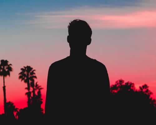 男友说他暂时不能给我承诺，我还要继续等他吗？ - 辰飞雨恋来情感网