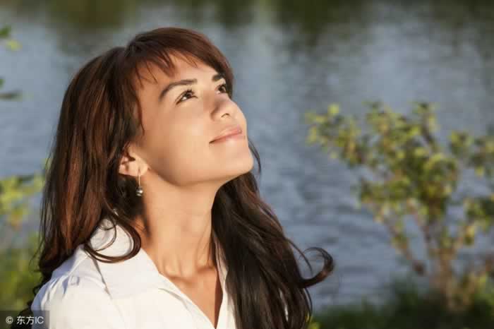 挽回爱情，要学会平衡你们之间的关系！(图2)