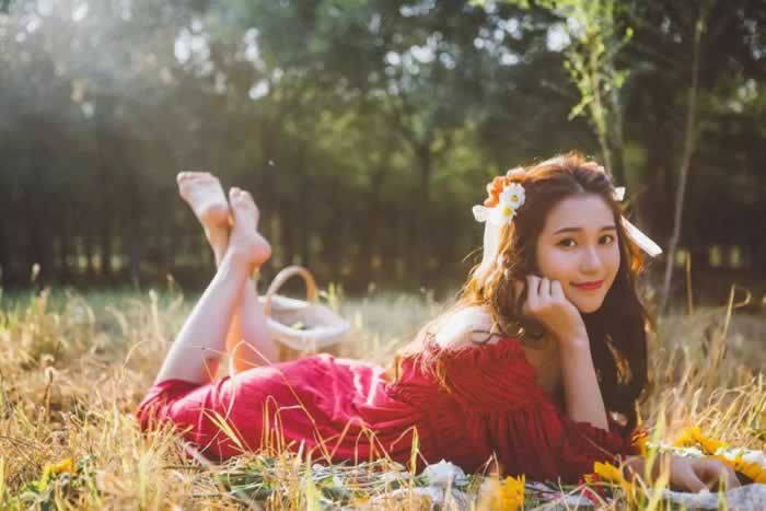 学会消除对方的防御心理，让男人对你不再故意绝情，忍不住挽回你(图1)