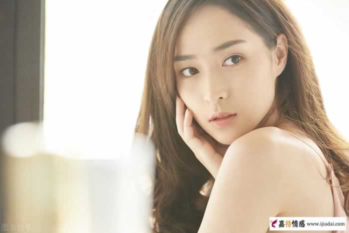 如何判断女人是否单身，这2个细节会暴露出来(图1)