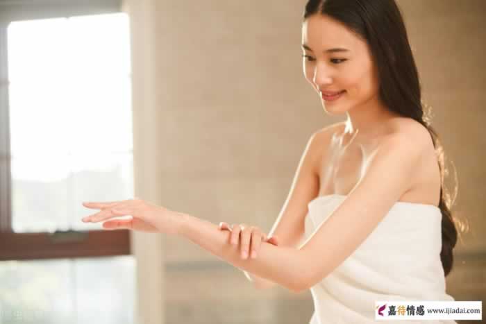 女人说我去洗澡了，就是在告诉你这3件事情(图2)