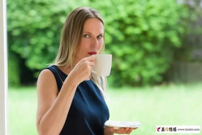 跟中年女人约会，浪漫已过时，现在流行这3种状态(图4)