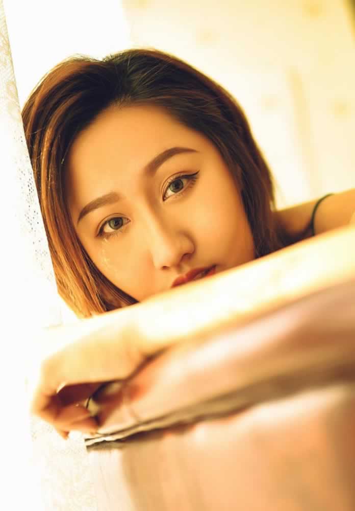 学会这样以退为进的主动追求，男人再冷淡，都会憋不住想挽回你！(图1)