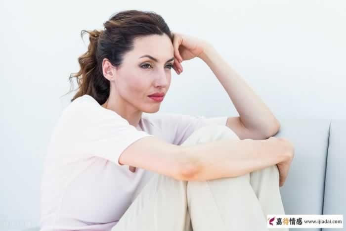 中年女人喜欢你，多半会用这3种方式暗示(图2)