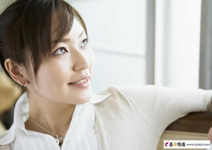 中年女人喜欢你，多半会用这3种方式暗示(图4)