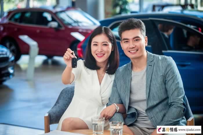 女人还是原配好，离婚娶了小娇妻，肠子悔青了(图5)