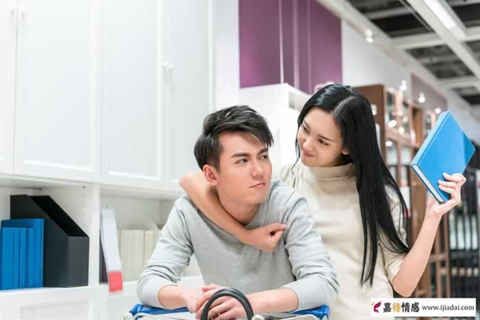 做“舔狗”的男人，暴露出3种卑微的心态(图5)
