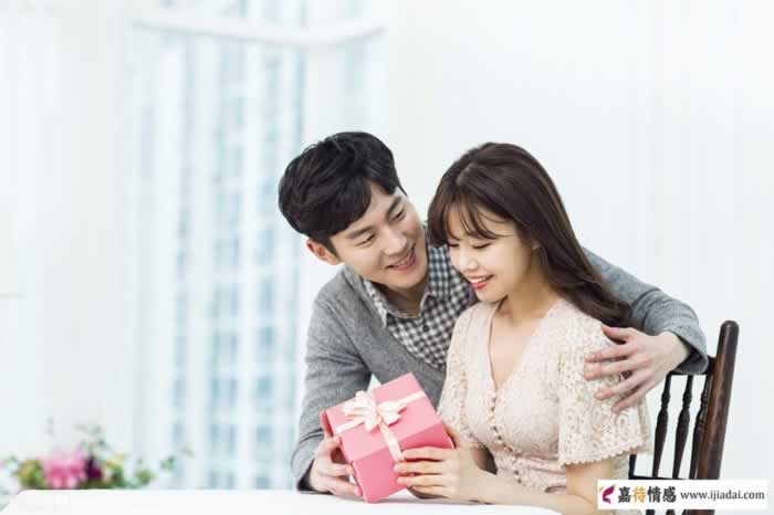 嘴会撒谎身体却很诚实，男人若爱你，这3点暴露无遗(图3)