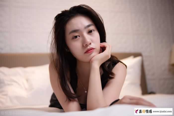 一个女人随不随便，就看这2个明显特征，一般人都装不了(图2)