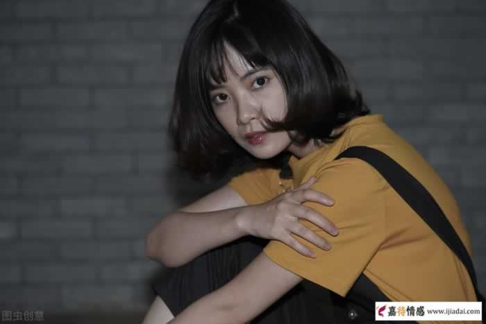 女人缺了爱，会有这3种“情不自禁”的异常表现(图4)