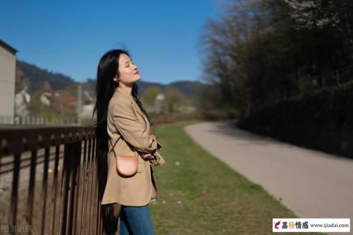 刀子嘴豆腐心的女人，容易犯“两难”(图1)