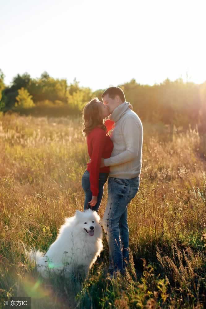 遭遇突发事件，你可以试着用这样的行为挽回男人的心(图1)