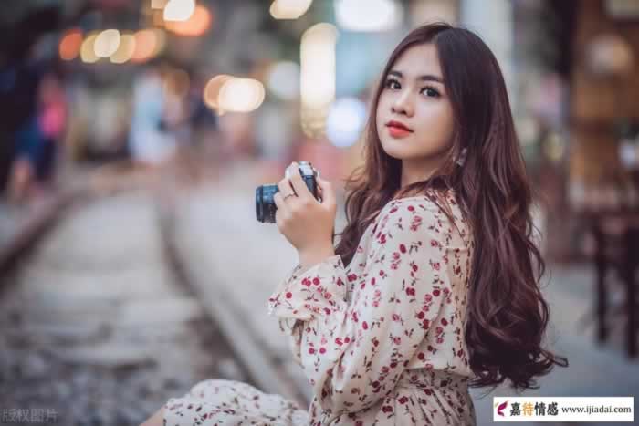 不动声色地吸引一个男人，只有这2种办法(图2)