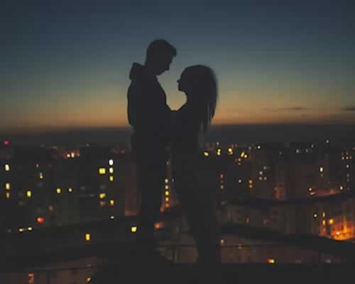 男友的前任分手了还暧昧，到底是什么心理？ - 恋来情感网