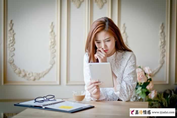 不要嘲笑分手后，还不愿放手的女人(图3)