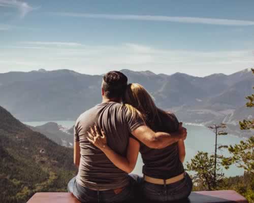 男人在谈恋爱时，都会优先选择这种女人(图1)