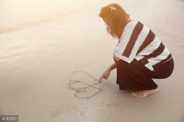 男人想你想得快“疯掉”时,会有的三大表现(图4) 男人想你想得快“疯掉”时,会有的三大表现(图4)