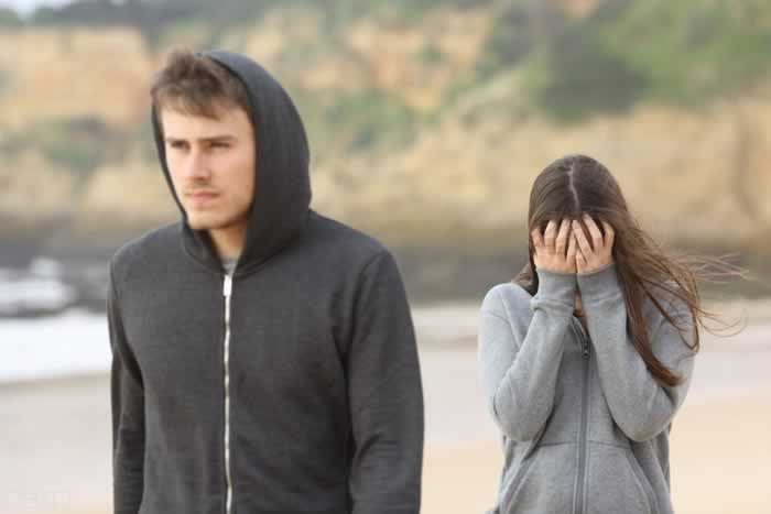 和男朋友闹分手怎样挽回？这两点不能做，不然一定挽回不了(图1)