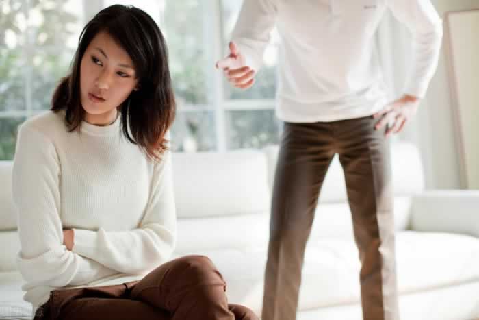 如何挽回生气的前男友，让他原谅你？(图1)